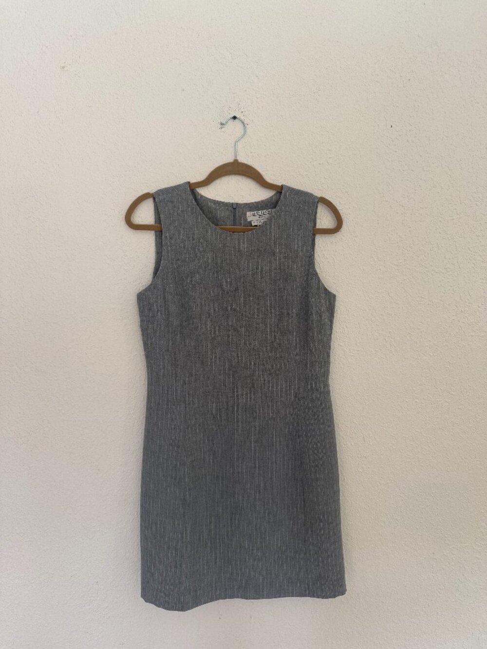 Larry Levine Suits Gray Sheath Dress Sleeveless Career Office Dress Size 10